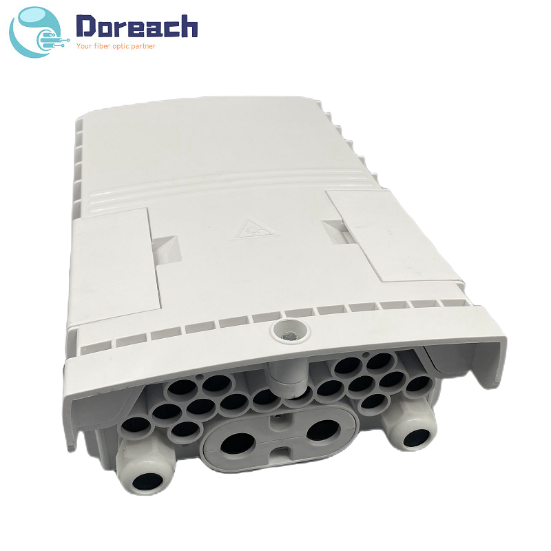 Fiber optic distribution box with waterproof connectors  - 副本